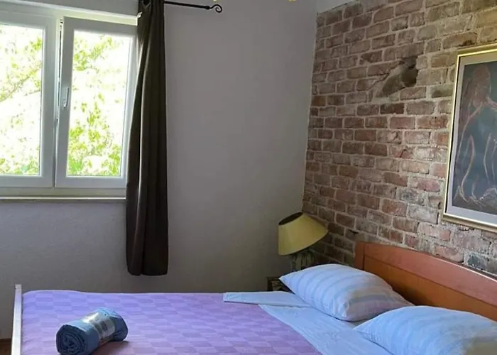 Haus Rudi- Rustikalna Oaza Mira Vila